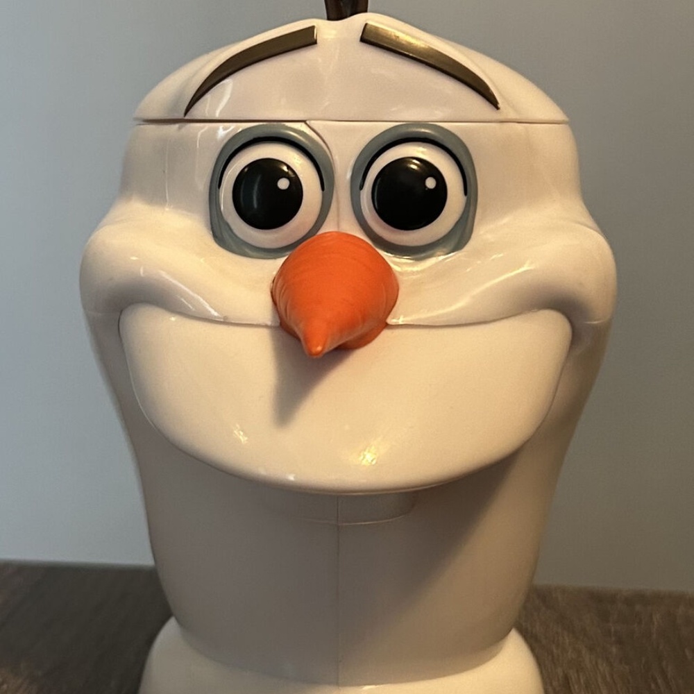 Disney Olaf Snowman Mug Cup with Flip Up Lid Disney on Ice Frozen Souvenir EUC